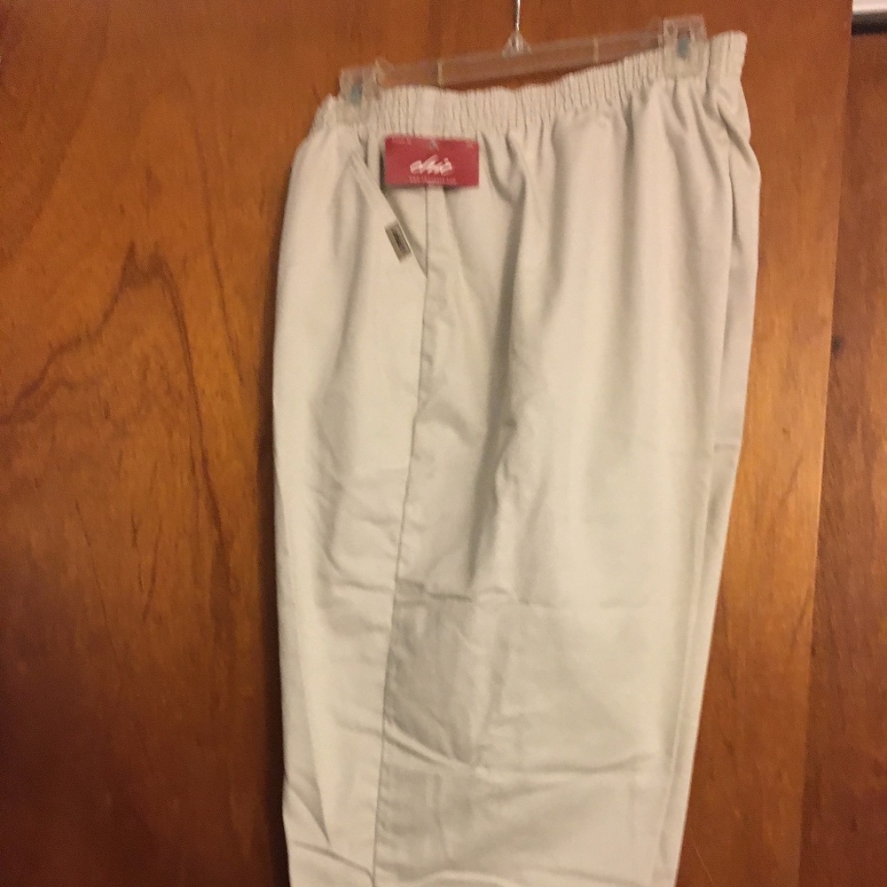 capri pants beige new w/tags plus size 24W